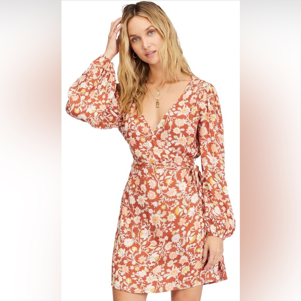 Billabong Women’s XS spring romance mini wrap dress color: red clay